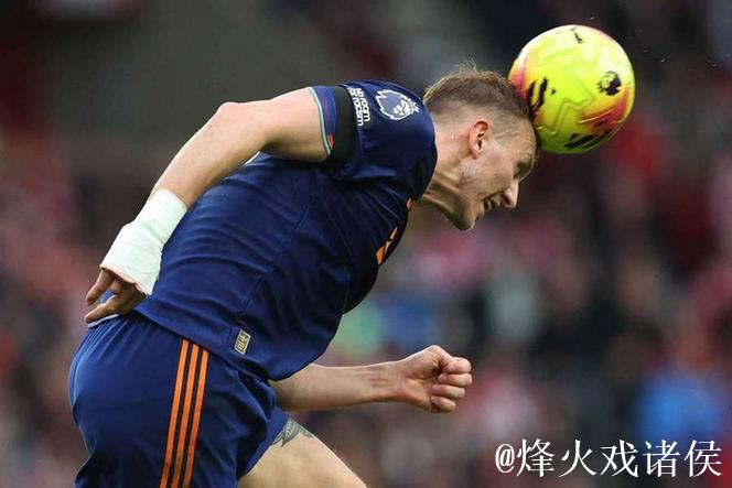 丹·伯恩在德比战受伤，肋骨骨折并导致肺部受损